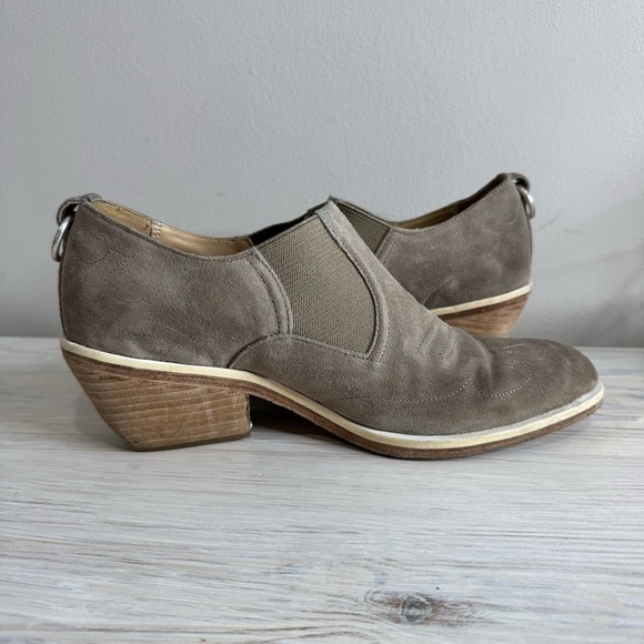 Rag & Bone Finlay Taupe Suede Western Pull-on Ankle Boots Wooden Heel Size 9.5 - Picture 12 of 16